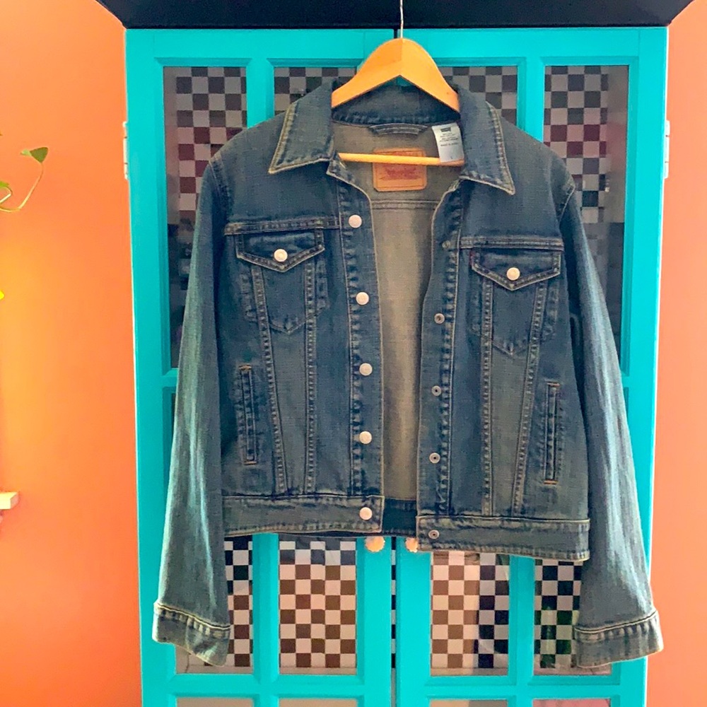 Women’s Levi Jean jacket